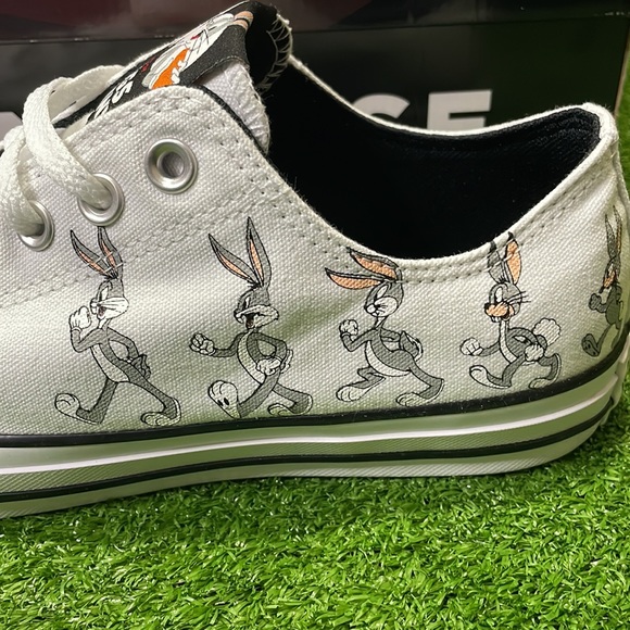 Converse 80th Anniversary Bugs Bunny 🥕 - Picture 3 of 12